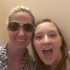 Meet your Posher, Dana